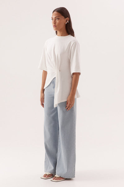 Sohvi Tee in Chalk, side view