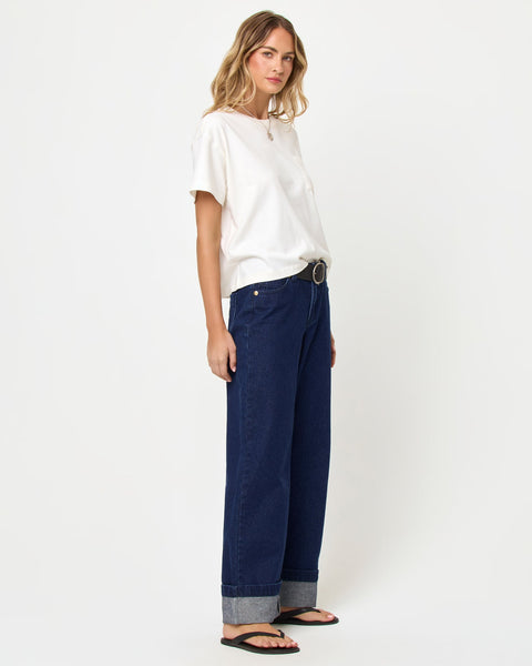 Everyday Tee in cream, side view