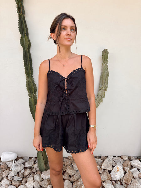 Scalloped Eyelet Set