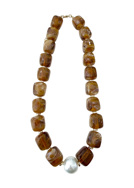 Paula Chunky Beaded Pearl Necklace in Tortoise