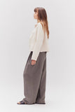 VIDA MOULIN cream twill cotton jacket with easy fit and soft pre-washed finish, worn by a model with wide-leg grey pants.