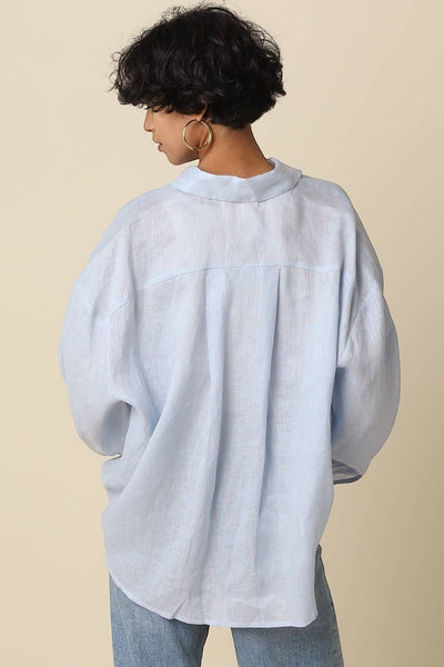 VIDA MOULIN Jada light blue linen oversized shirt with drop shoulder and relaxed fit.