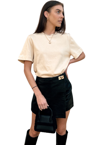Izzie Tee